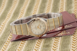 Omega Constellation steel / gold quartz Kal. 1376 Ref. 123.25.24.60.55.002, 895.1001