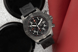 Breitling Avenger Skyland automatic M13380