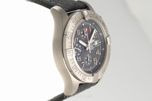 Breitling Avenger chronograph titanium automatic Kal. B13 Ref. E13383