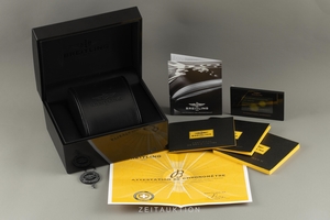 Breitling Super Avenger II automatic M13371