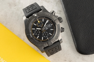 Breitling Super Avenger II automatic M13371