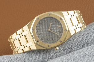 Audemars Piguet Royal Oak 18 ct gold quartz Kal. 2502 Ref. B86779