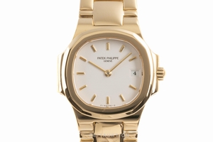 Patek Philippe Nautilus 18 ct gold quartz Kal. E19C Ref. 4700/51