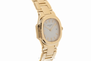Patek Philippe Nautilus 18 ct gold quartz Kal. E19C Ref. 4700/51