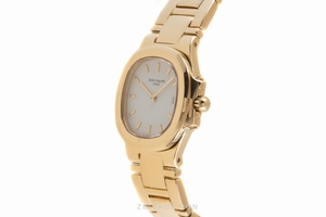 Patek Philippe Nautilus 18 ct gold quartz Kal. E19C Ref. 4700/51