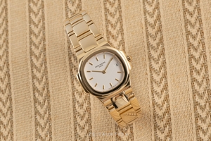 Patek Philippe Nautilus 18 ct gold quartz Kal. E19C Ref. 4700/51