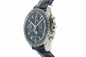 Omega Speedmaster Moonwatch chronograph steel automatic Kal. 9904 Ref. 304.33.44.52.03.001