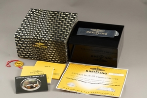 Breitling Chronomat chronograph steel / gold automatic Kal. B01 Ref. IB0110