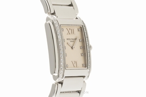 Patek Philippe Twenty 4  steel quartz Kal. E15 Ref. 4910/010A-011