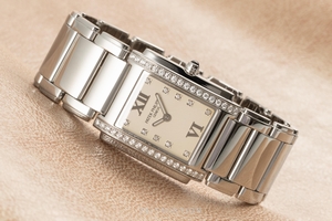 Patek Philippe Twenty 4  steel quartz Kal. E15 Ref. 4910/010A-011