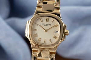 Patek Philippe Nautilus 18 ct gold quartz Kal. E19C Ref. 4700/51