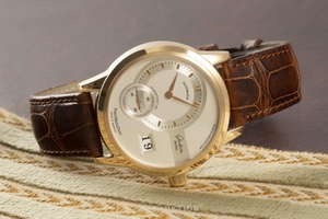 Glashutte Original PanoMaticDate 18 ct gold automatic Kal. GUB 90 Ref. 90-01-01-01-04