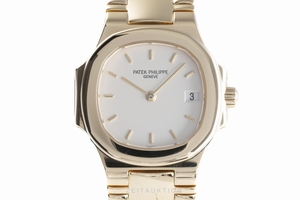 Patek Philippe Nautilus 18 ct gold quartz Kal. E19C Ref. 4700/51