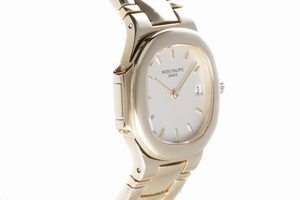 Patek Philippe Nautilus 18 ct gold quartz Kal. E19C Ref. 4700/51