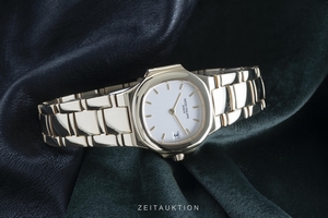 Patek Philippe Nautilus 18 ct gold quartz Kal. E19C Ref. 4700/51