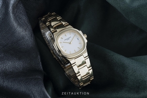 Patek Philippe Nautilus 18 ct gold quartz Kal. E19C Ref. 4700/51