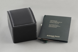 Audemars Piguet Classique 18 ct gold automatic Kal. 2124 Ref. 2557BA.PP.A002XX.01