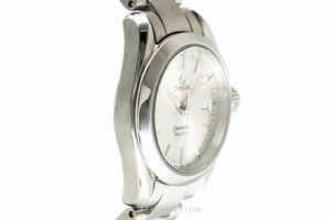 Omega Seamaster steel quartz Kal. 1424 Ref. 2577.30.00, 596.1110