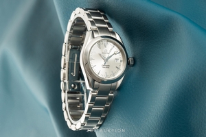 Omega Seamaster steel quartz Kal. 1424 Ref. 2577.30.00, 596.1110