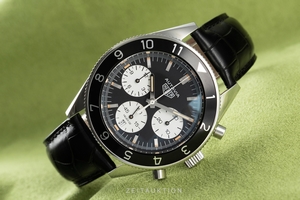 Tag Heuer Autavia chronograph steel automatic Kal. Heuer 02 Ref. CBE2110.BA0687