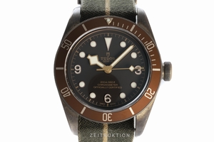 Tudor Black Bay bronze automatic Kal. MT5601 Ref. 79250B
