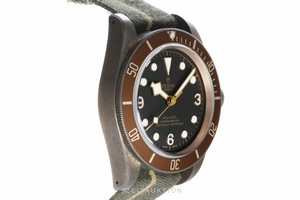 Tudor Black Bay bronze automatic Kal. MT5601 Ref. 79250B