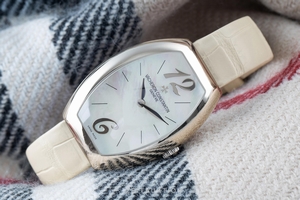 Vacheron & Constantin gerie 18 ct white gold quartz Kal. 1202 Ref. 25040/000G