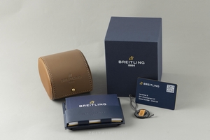 Breitling Navitimer chronograph 18 ct gold automatic Kal. B01 Ref. RB0117