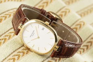 Patek Philippe Ellipse 18 ct gold quartz Kal. E23C Ref. 3930
