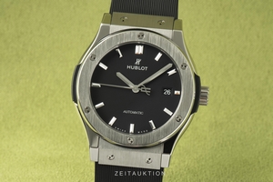 Hublot Classic Fusion titanium automatic Ref. 542.NX.1171.RX