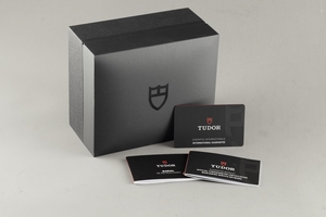 Tudor Black Bay silver automatic Kal. MT5400 Ref. 79010SG
