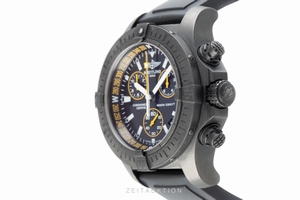 Breitling Avenger quartz M73390