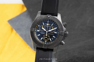 Breitling Avenger quartz M73390