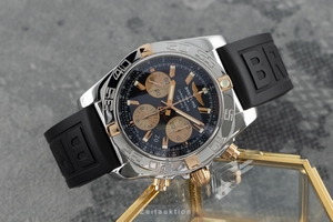 Breitling Chronomat 44 chronograph steel / gold automatic Kal. B01 Ref. IB0110