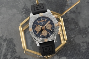 Breitling Chronomat 44 chronograph steel / gold automatic Kal. B01 Ref. IB0110