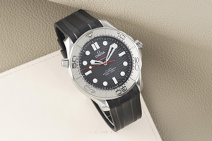 Omega Seamaster steel / titanium automatic Kal. 8806 Ref. 210.32.42.20.01.002
