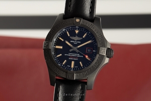 Breitling Avenger Blackbird 44 titanium automatic Ref. V17311