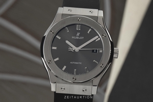 Hublot Classic Fusion titanium automatic Kal. HUB11 Ref. 542.NX.7071.LR