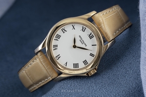 Patek Philippe Calatrava 18 ct gold manual winding Kal. 16-250/107 Ref. 4905