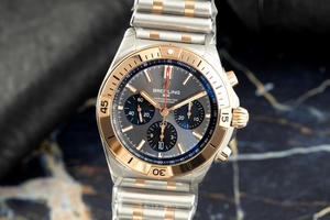 Breitling Chronomat chronograph steel / gold automatic Kal. B01 Ref. UB0134101B1U1