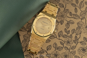 Audemars Piguet Royal Oak 18 ct gold automatic Kal. 2140 Ref. 15000BA.OO.789BA.05
