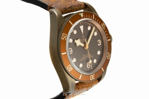 Tudor Heritage Black Bay bronze automatic Kal. MT5601 Ref. 79250BM