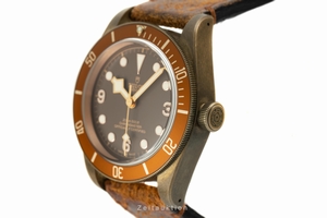 Tudor Heritage Black Bay bronze automatic Kal. MT5601 Ref. 79250BM