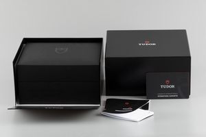 Tudor Black Bay bronze automatic Kal. MT5400 Ref. 79012M