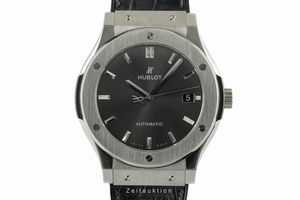 Hublot Classic Fusion titanium automatic Ref. 511.NX.7071.LR