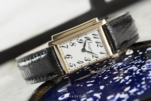 Patek Philippe Gondolo 18 ct gold quartz Kal. E15 Ref. 4824