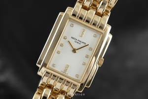 Patek Philippe Gondolo 18 ct gold quartz Kal. E15 Ref. 4824/1