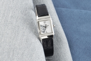Jaeger-LeCoultre Reverso 18 ct white gold quartz Kal. 608 Ref. 265.3.08