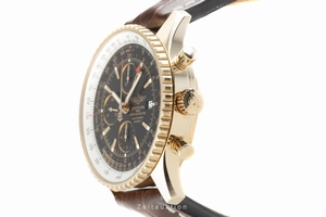 Breitling Navitimer World automatic H24322