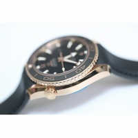 Planet Ocean 600m 45.5mm Ceragold? Black Rubber V6F A8501